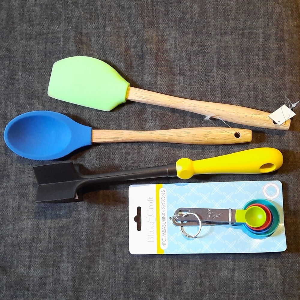 Bright Colored Kitchen Utensil Silicone Spoon Spatula Meat Chopper Set 4 NWT